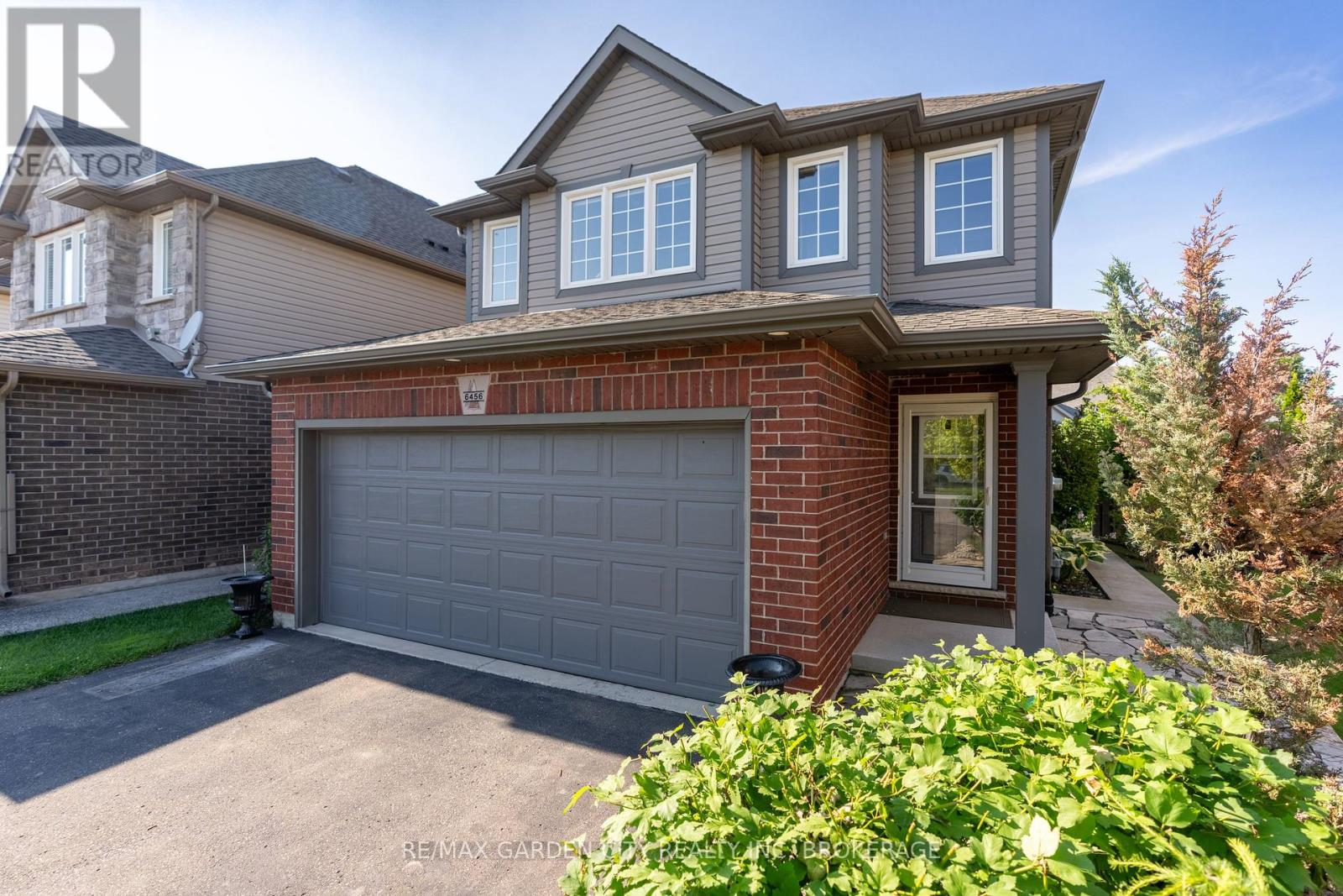 Photo 6 of 6456 Armelina Crescent, Niagara Falls ON