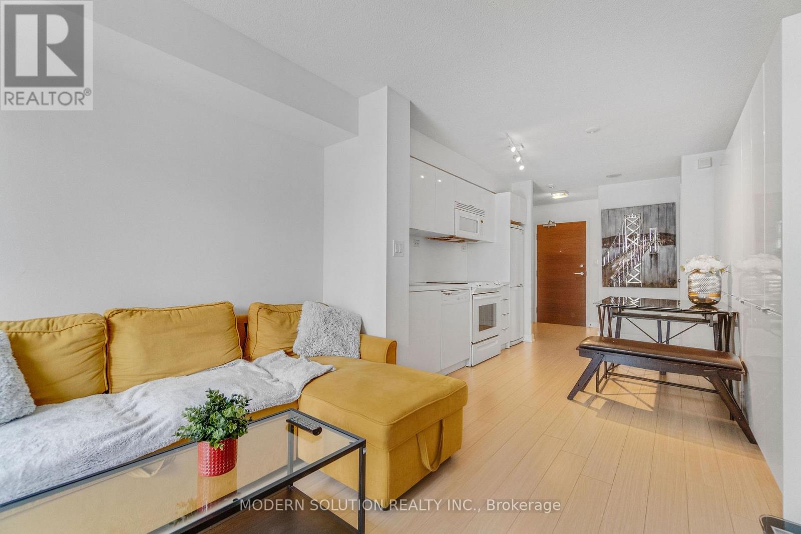 Photo 22 of 925 10 Capreol Court, Toronto ON