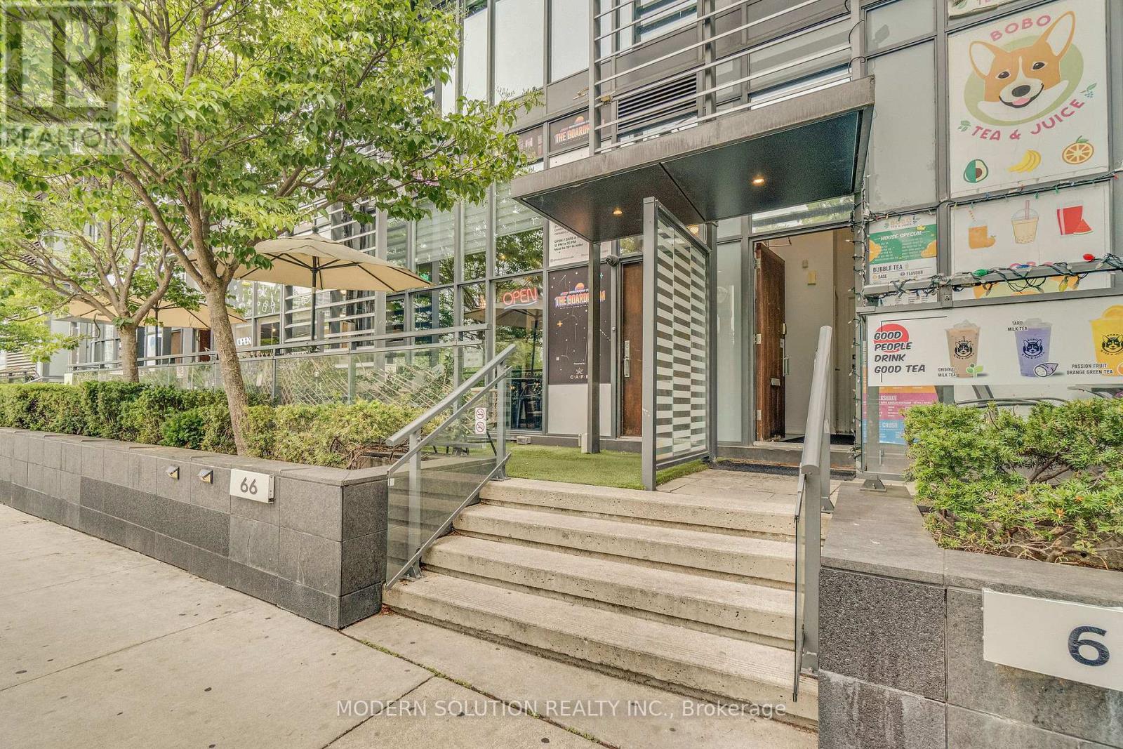 Photo 21 of 925 10 Capreol Court, Toronto ON