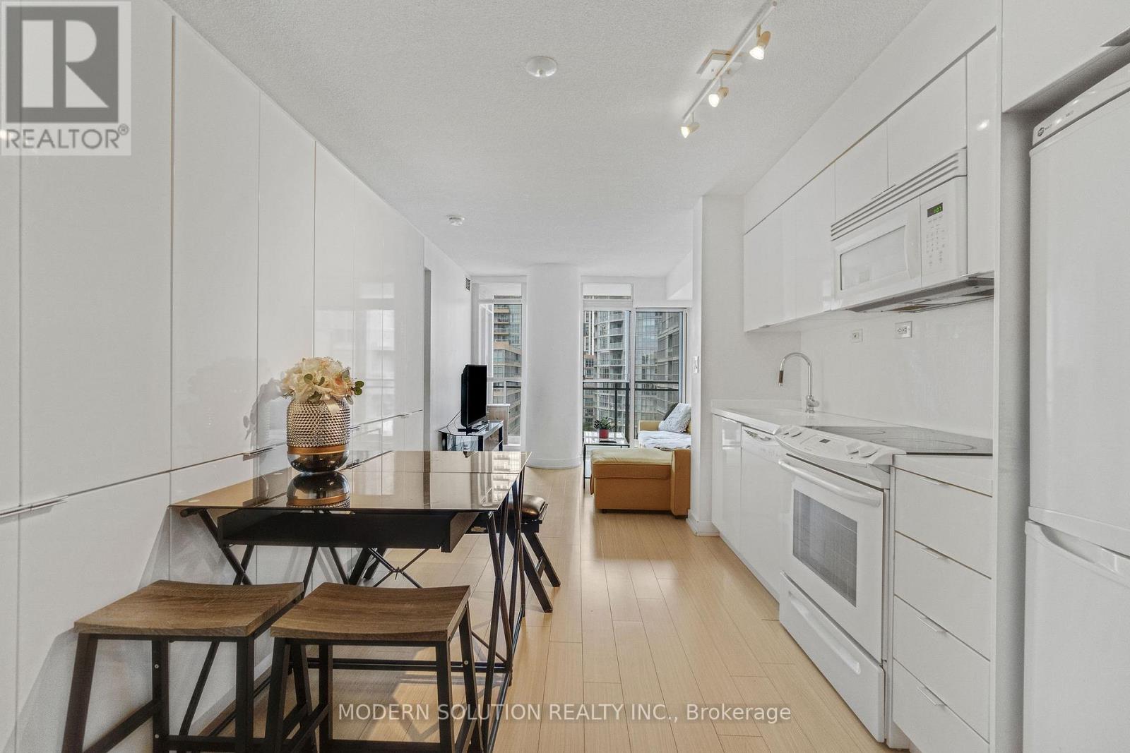 Photo 2 of 925 10 Capreol Court, Toronto ON