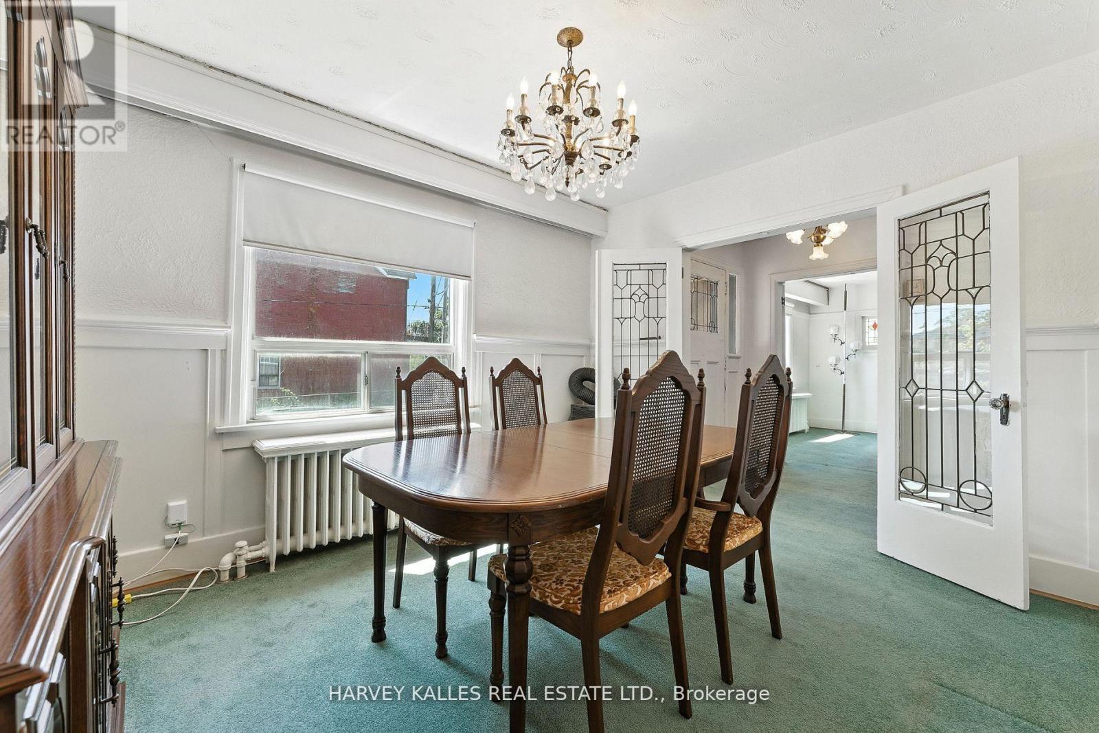 Photo 5 of 547 Ossington Avenue, Toronto ON