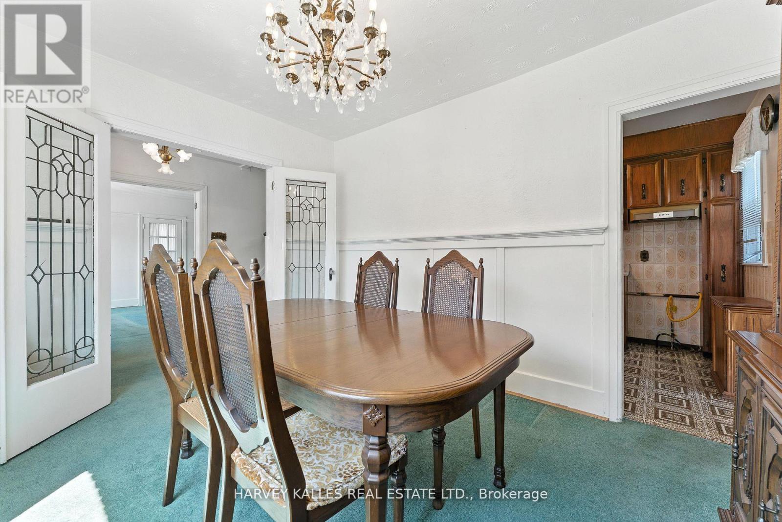 Photo 18 of 547 Ossington Avenue, Toronto ON