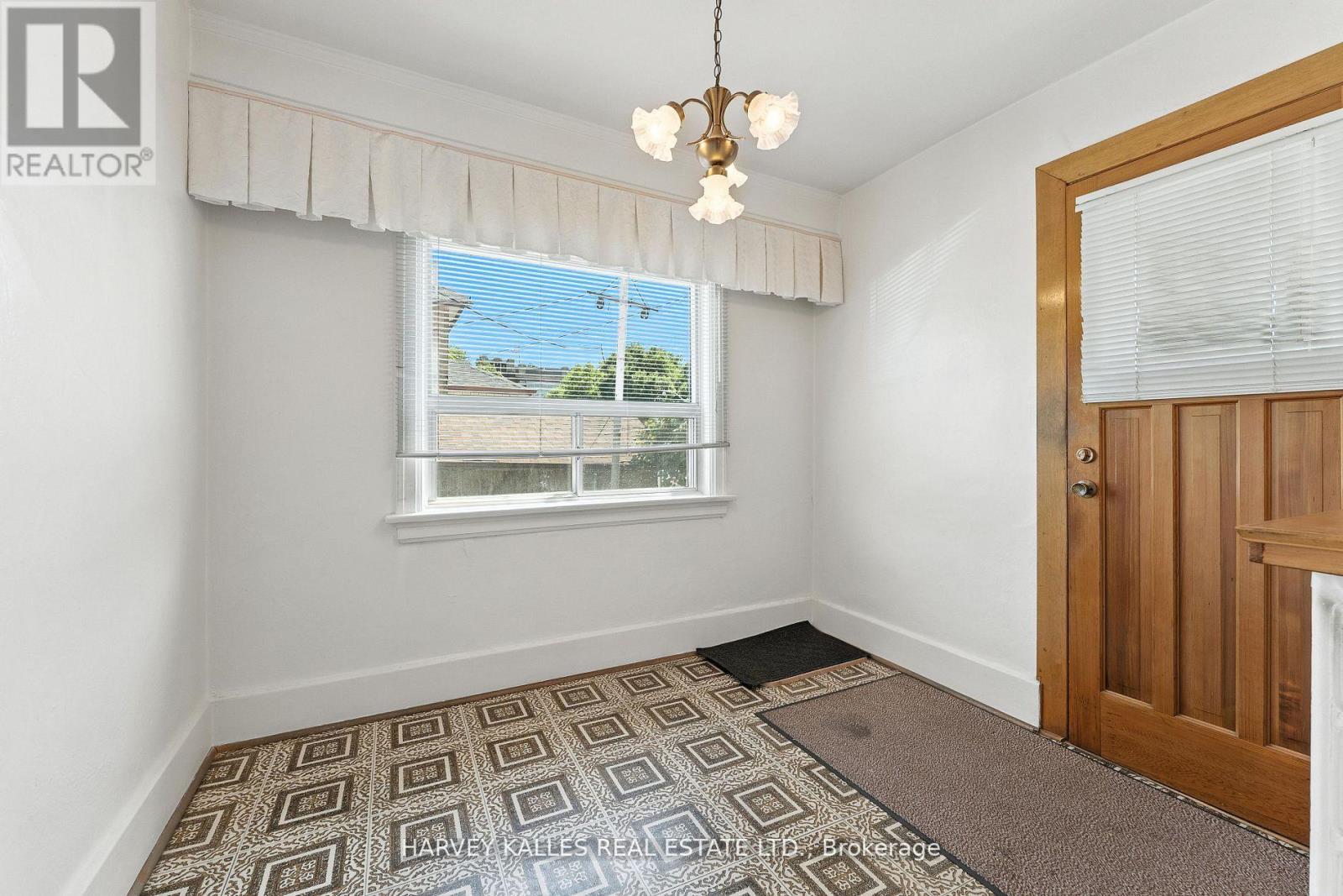 Photo 30 of 547 Ossington Avenue, Toronto ON