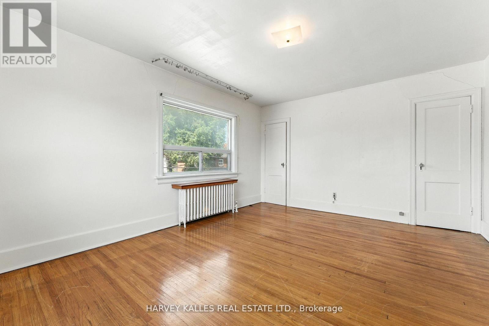 Photo 29 of 547 Ossington Avenue, Toronto ON