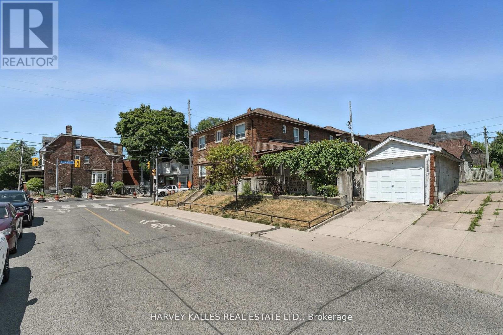 Photo 16 of 547 Ossington Avenue, Toronto ON