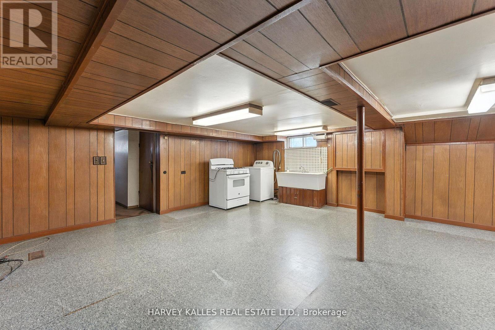 Photo 17 of 547 Ossington Avenue, Toronto ON