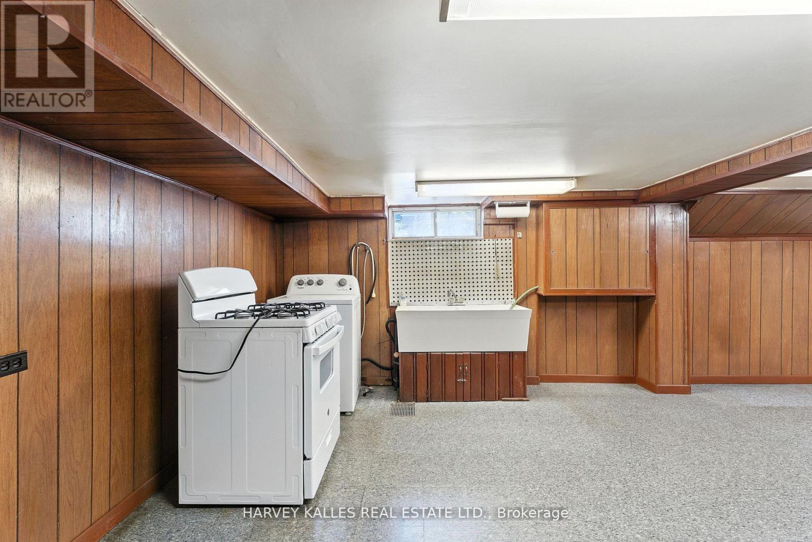 Photo 24 of 547 Ossington Avenue, Toronto ON