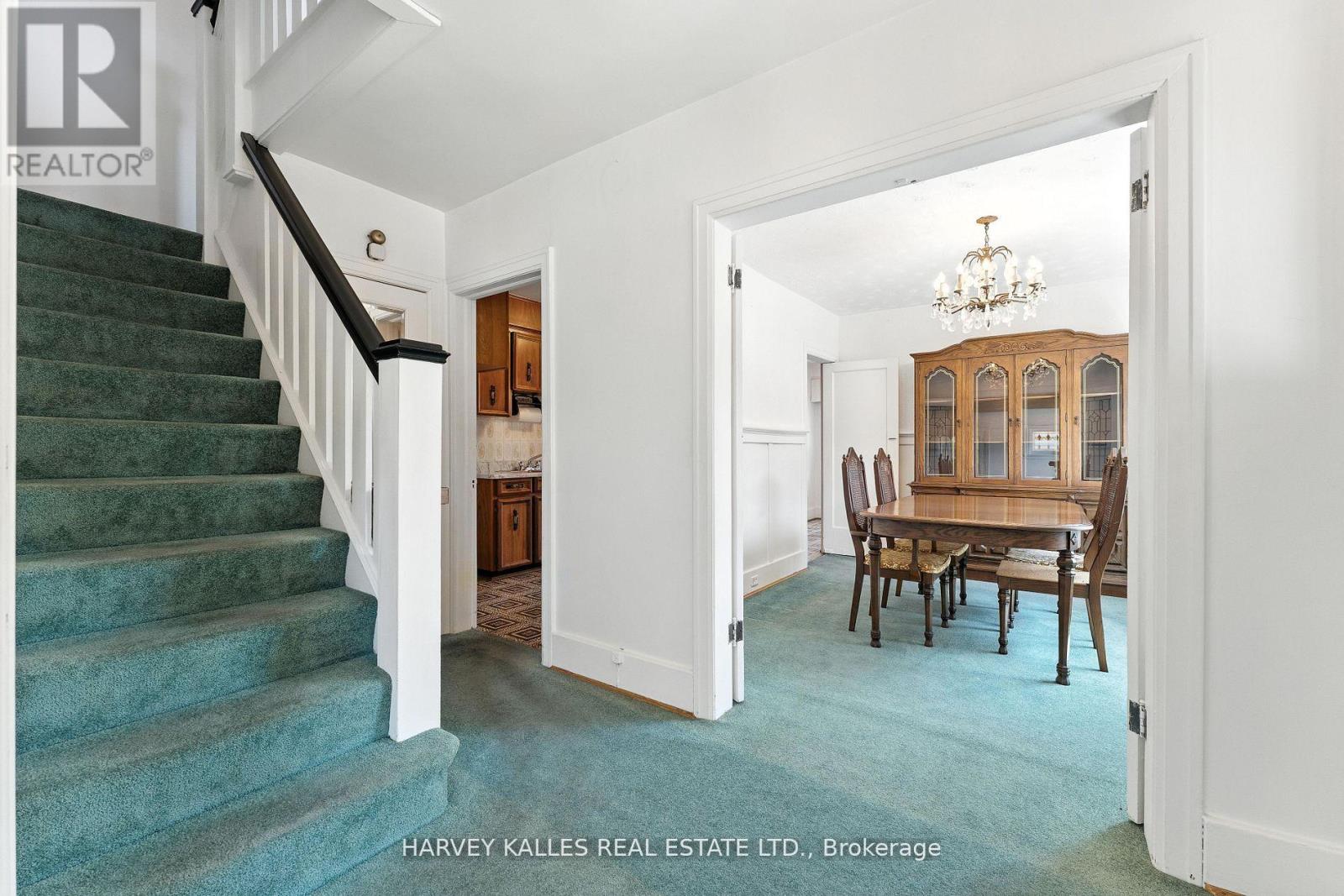 Photo 35 of 547 Ossington Avenue, Toronto ON
