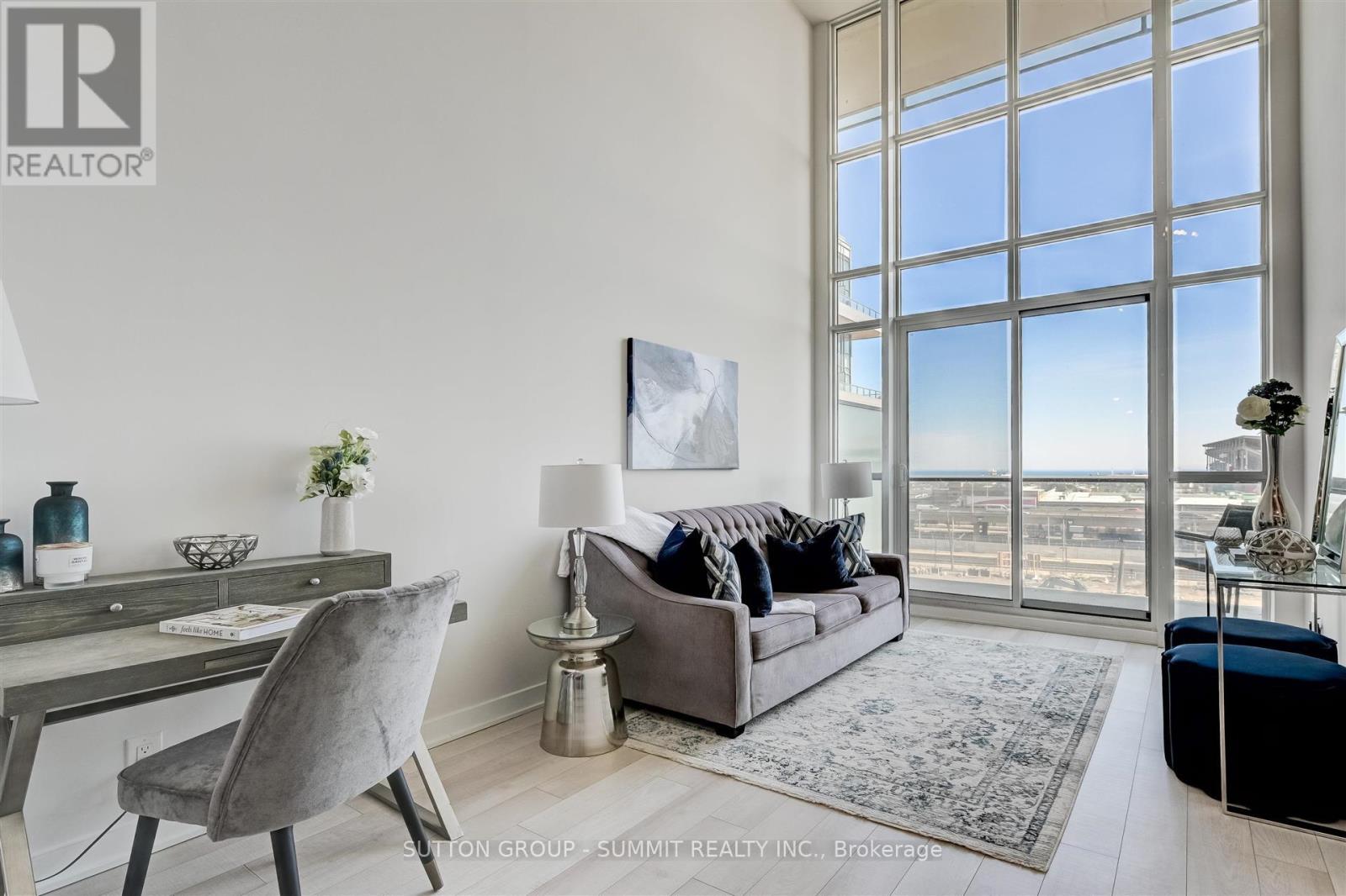 Photo 5 of 505 5 Hanna Avenue, Toronto ON