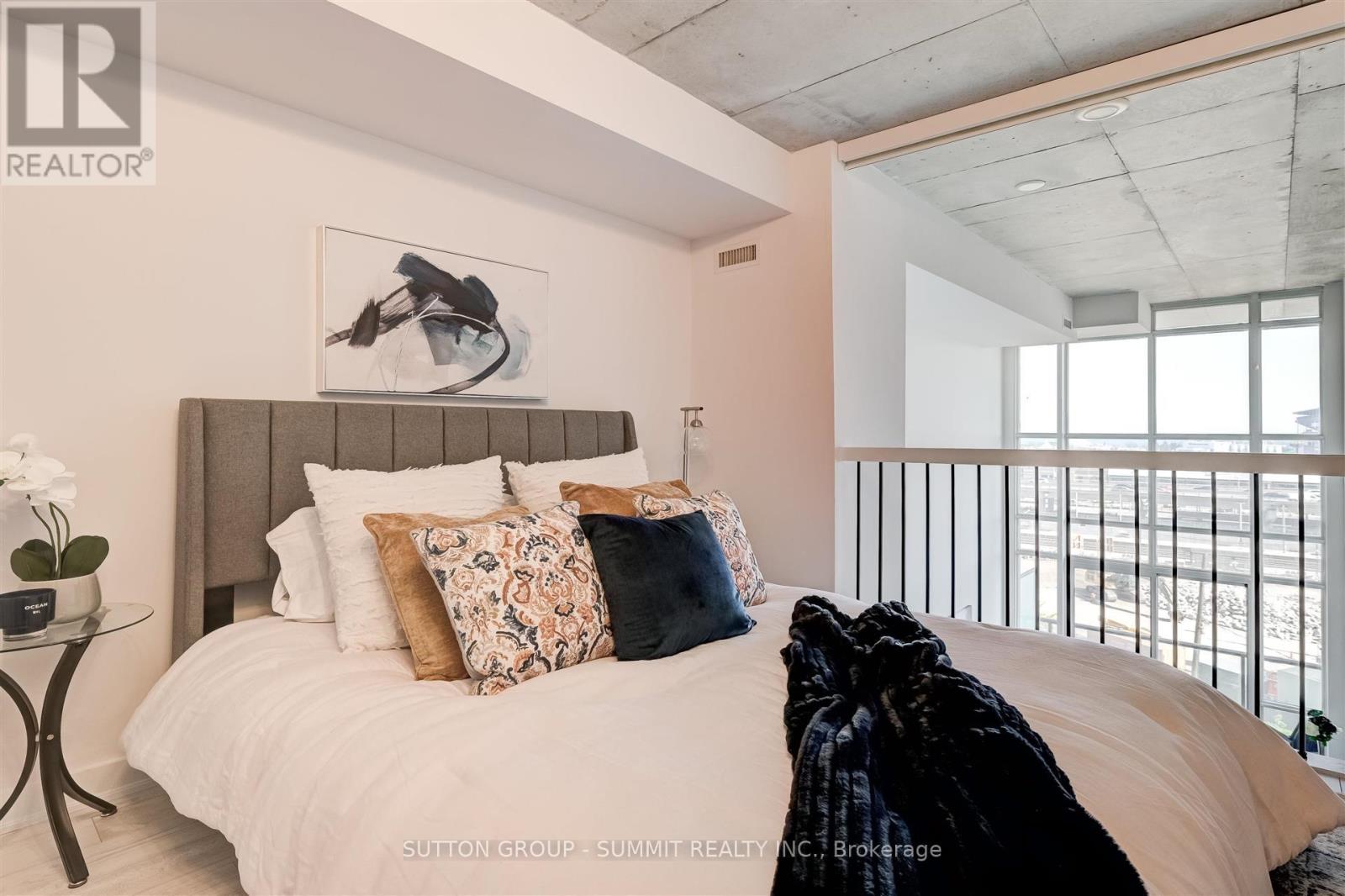 Photo 10 of 505 5 Hanna Avenue, Toronto ON