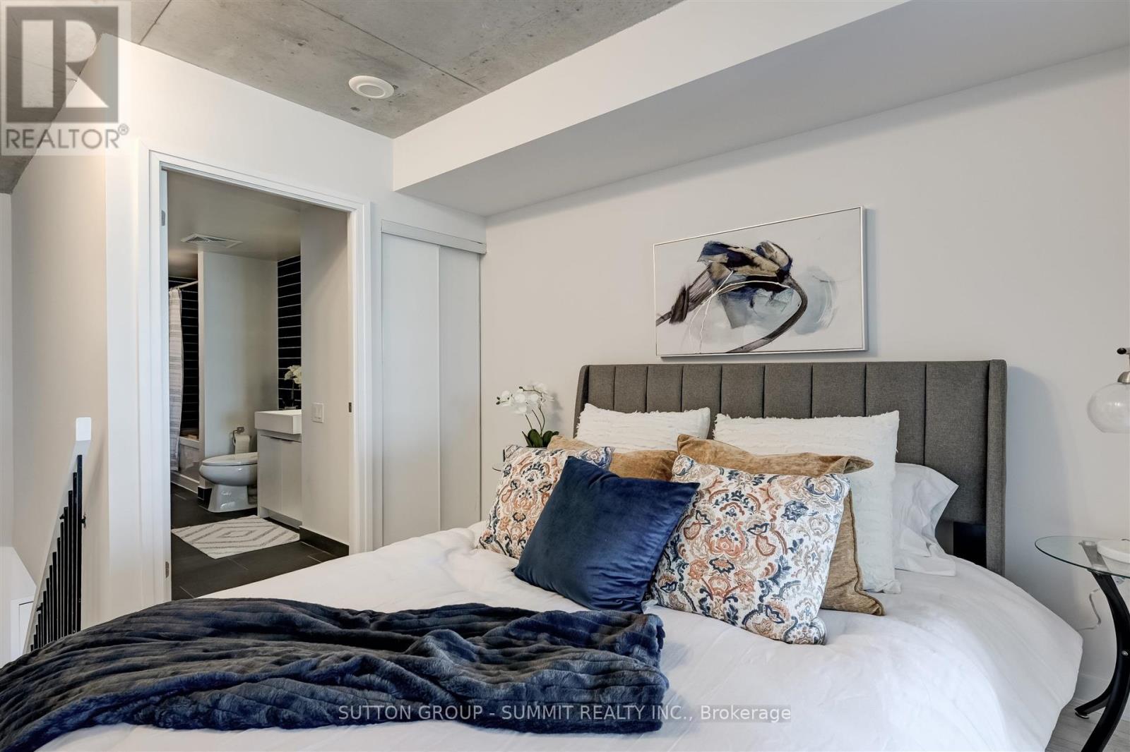 Photo 1 of 505 5 Hanna Avenue, Toronto ON