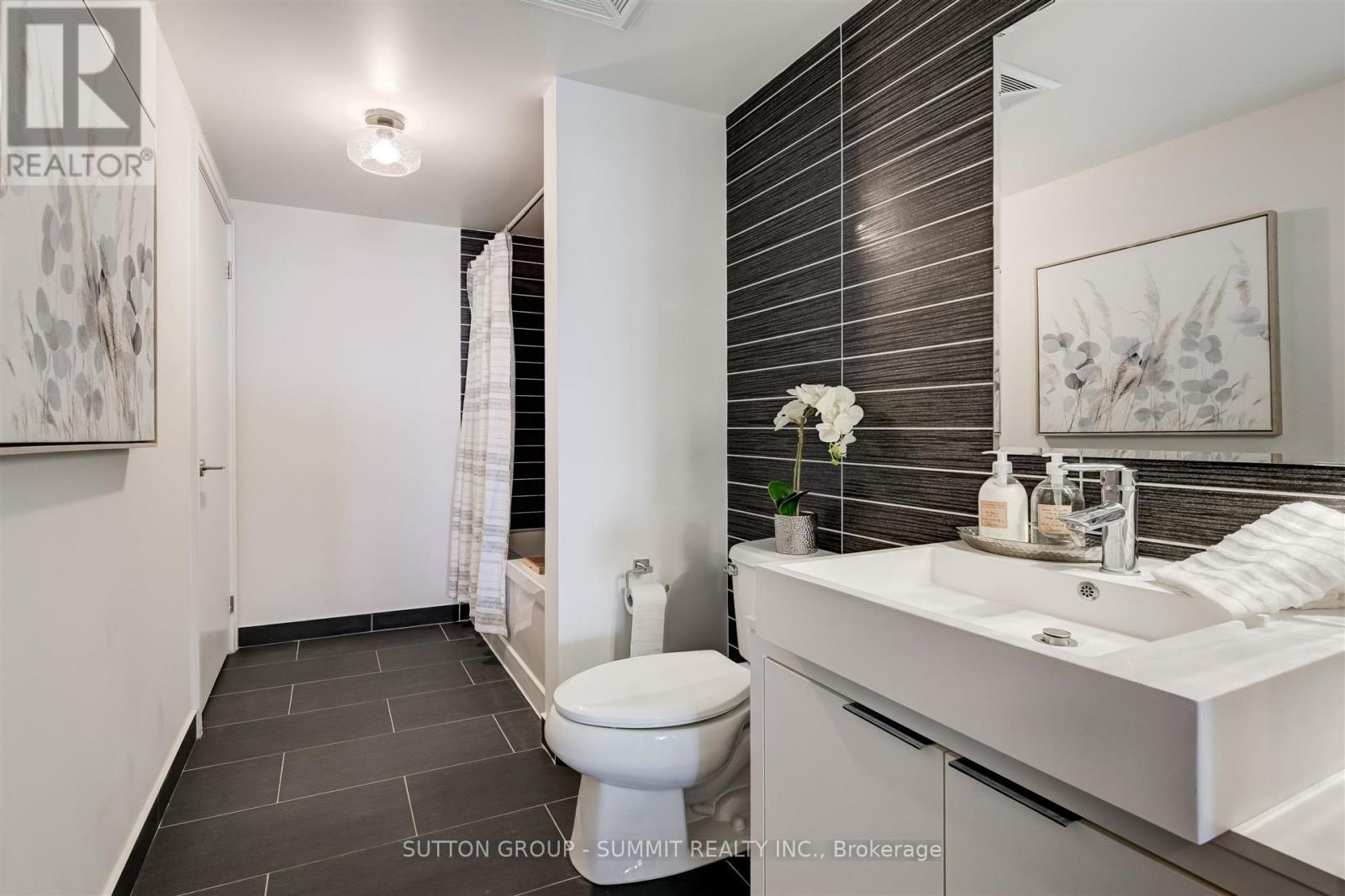 Photo 26 of 505 5 Hanna Avenue, Toronto ON