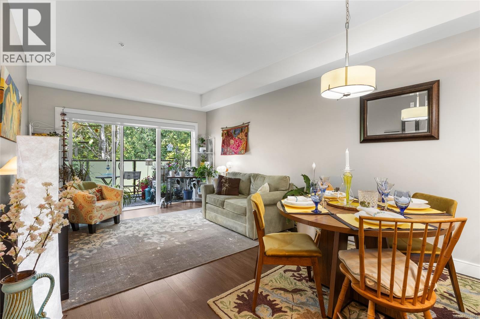 203 7111 West Saanich Rd, Central Saanich
