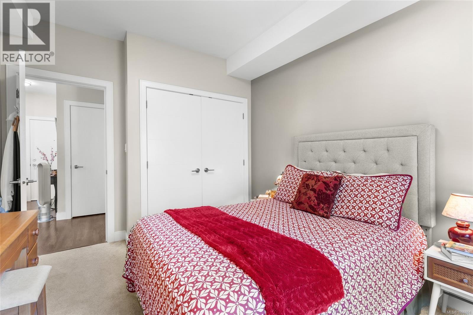 203 7111 West Saanich Rd, Central Saanich
