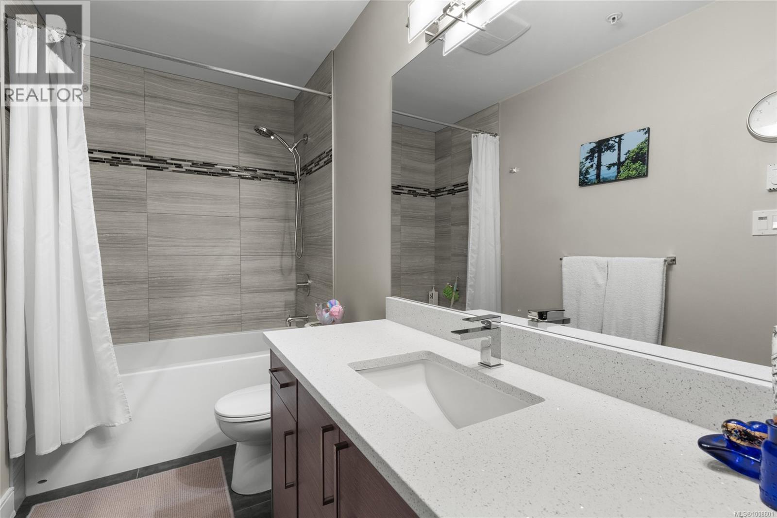 203 7111 West Saanich Rd, Central Saanich