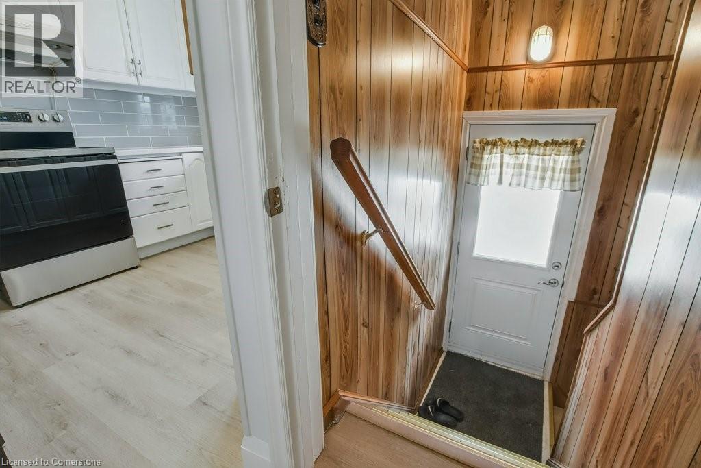 Photo 19 of 111 Castlefield Drive, Hamilton ON