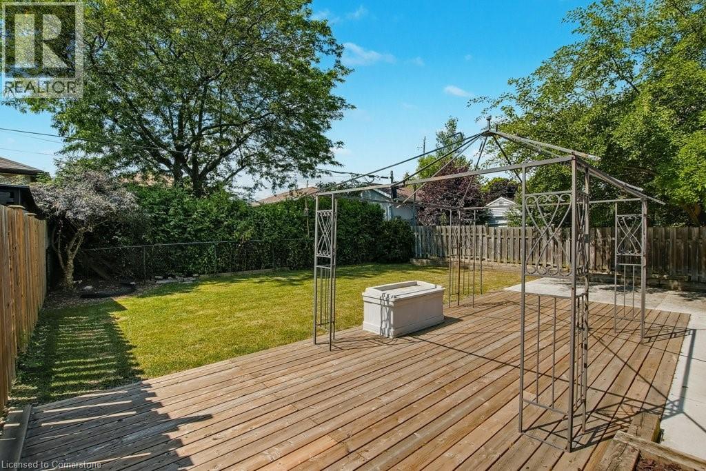 Photo 34 of 111 Castlefield Drive, Hamilton ON