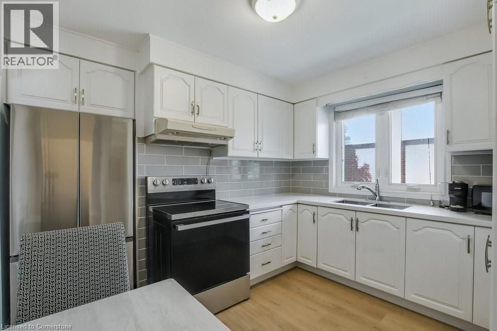 Photo 9 of 111 Castlefield Drive, Hamilton ON