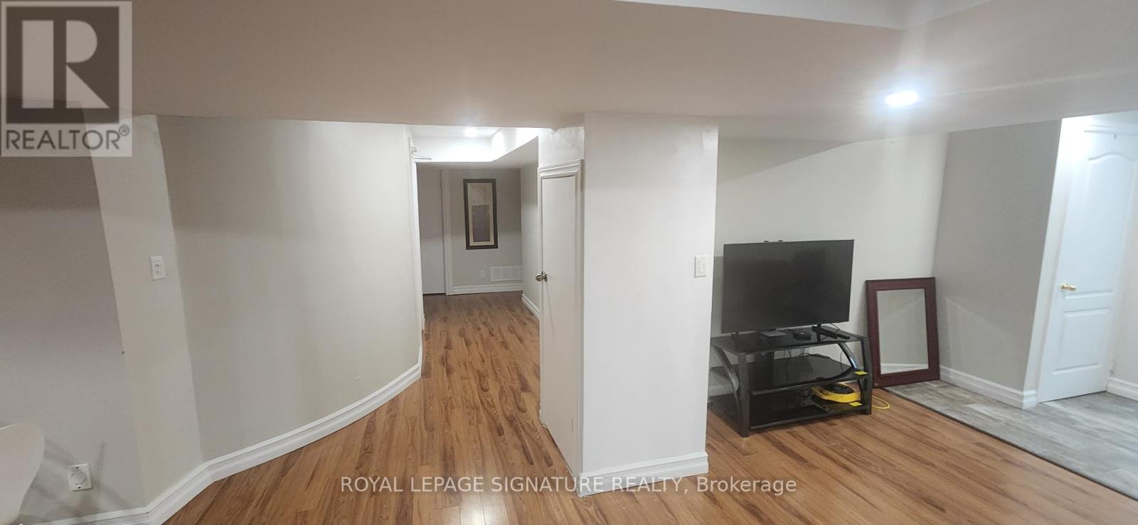 Photo 3 of Lower 83 Sleepy Hollow Place, Whitby ON