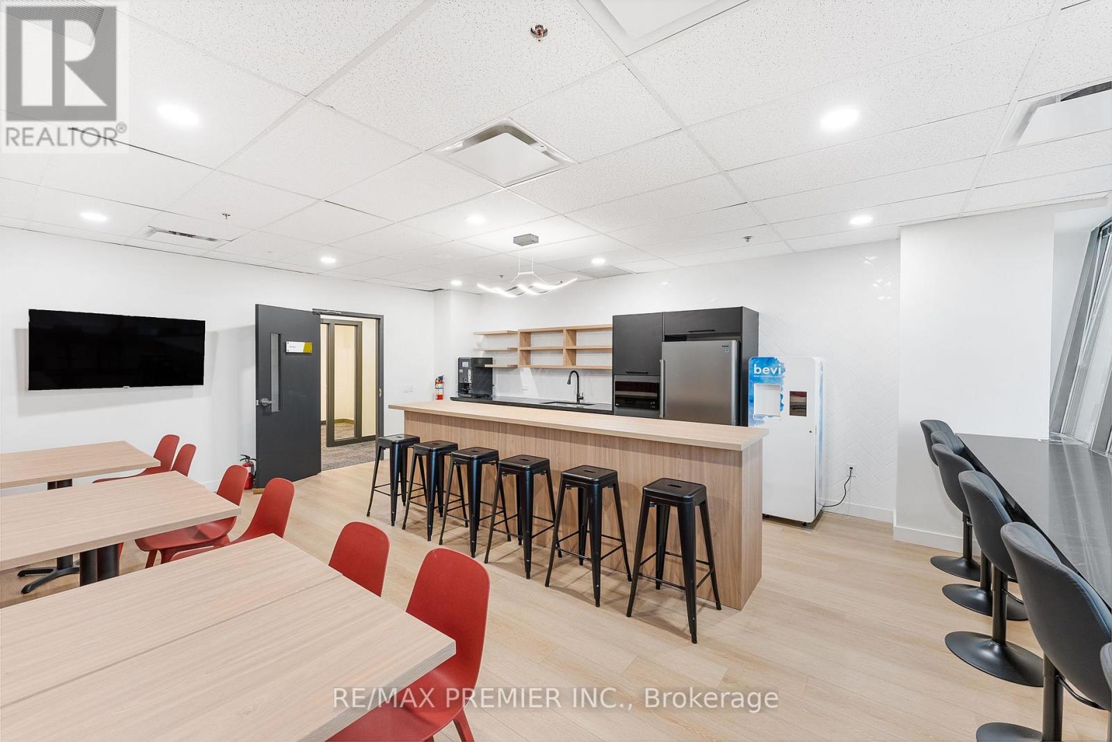 Photo 4 of 700 34 305 Milner Avenue, Toronto ON