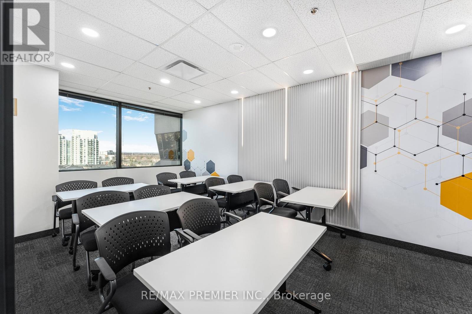 Photo 2 of 700 34 305 Milner Avenue, Toronto ON