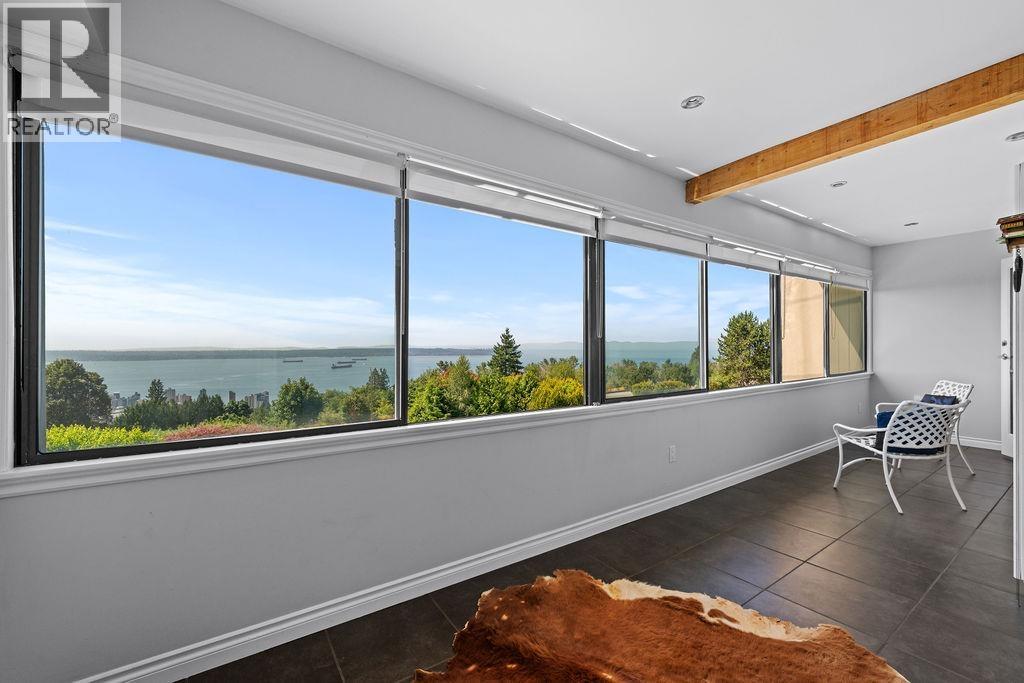 Photo 9 of 64 2212 Folkestone Way, West Vancouver BC