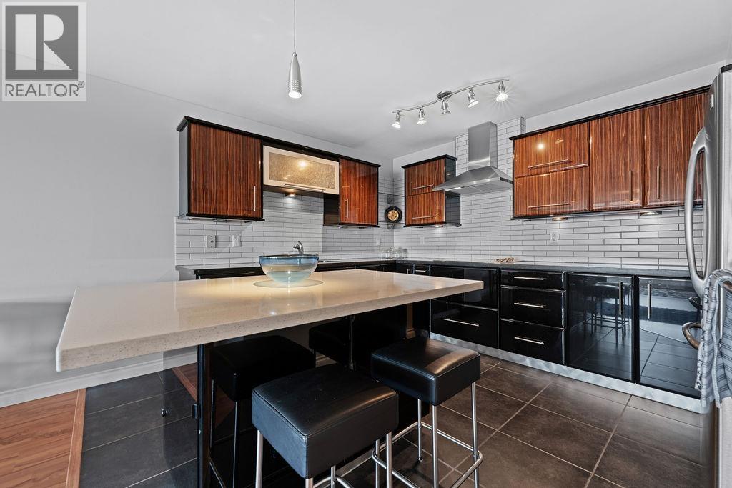 Photo 21 of 64 2212 Folkestone Way, West Vancouver BC