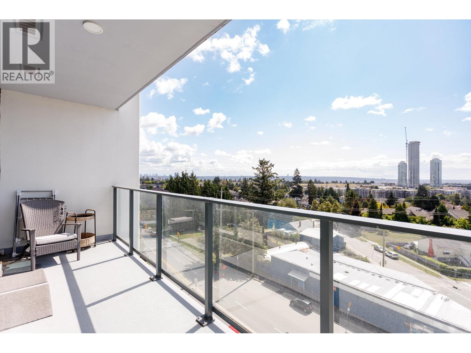 609 7388 KINGSWAY STREET, Burnaby