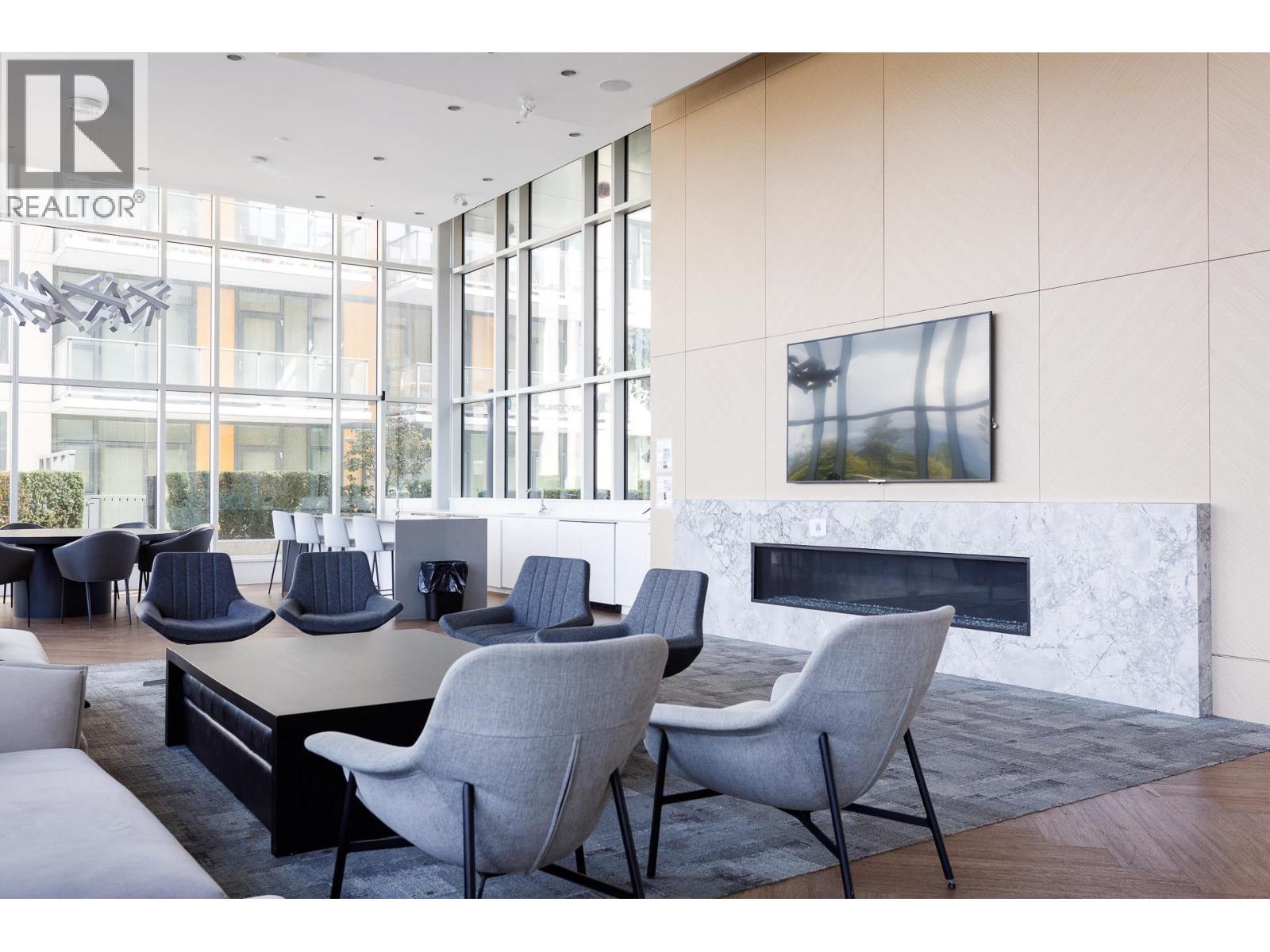 609 7388 KINGSWAY STREET, Burnaby