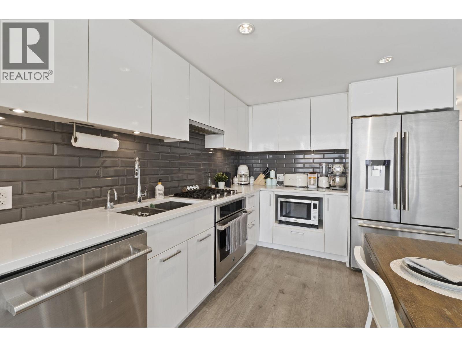 Photo 8 of 506 3451 Sawmill Crescent, Vancouver BC