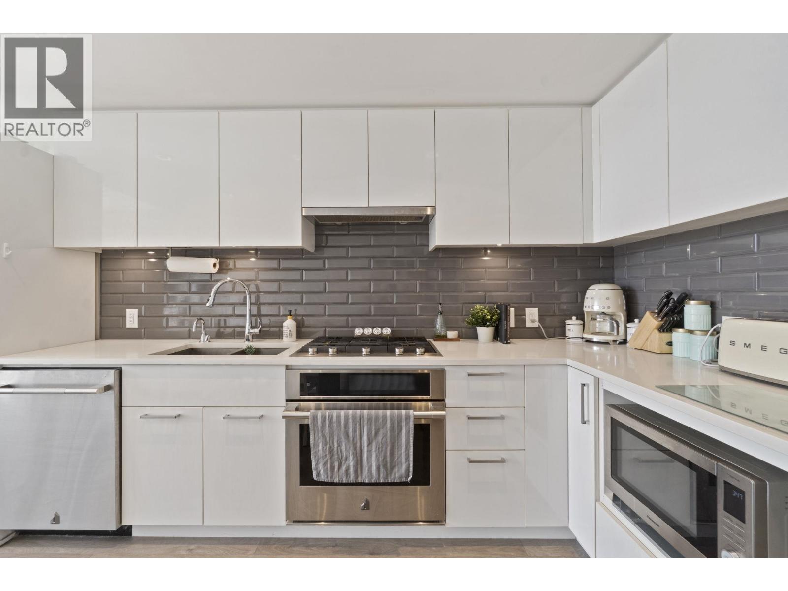 Photo 9 of 506 3451 Sawmill Crescent, Vancouver BC