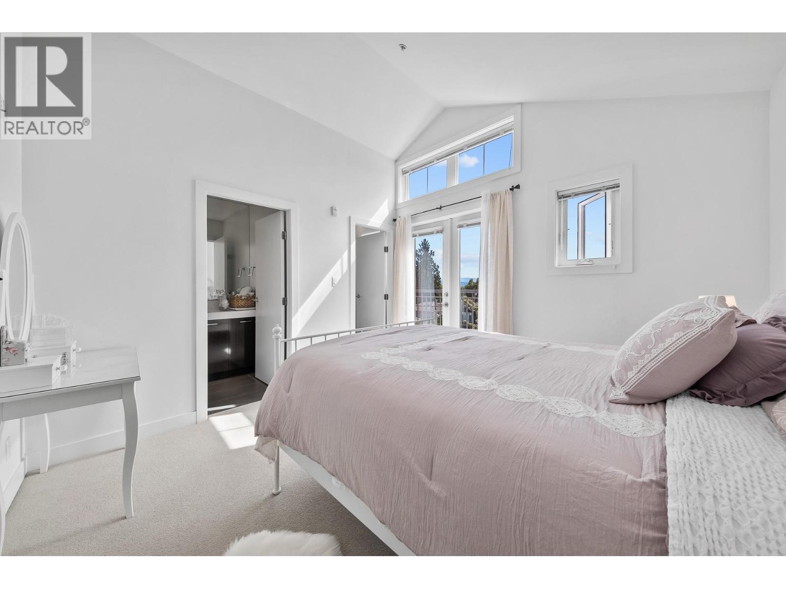 Photo 11 of 15 5655 Chaffey Avenue, Burnaby BC
