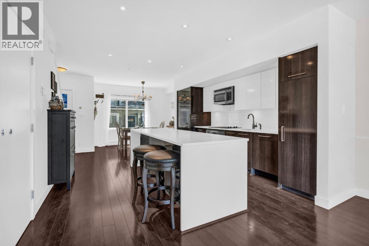 Photo 4 of 15 5655 Chaffey Avenue, Burnaby BC
