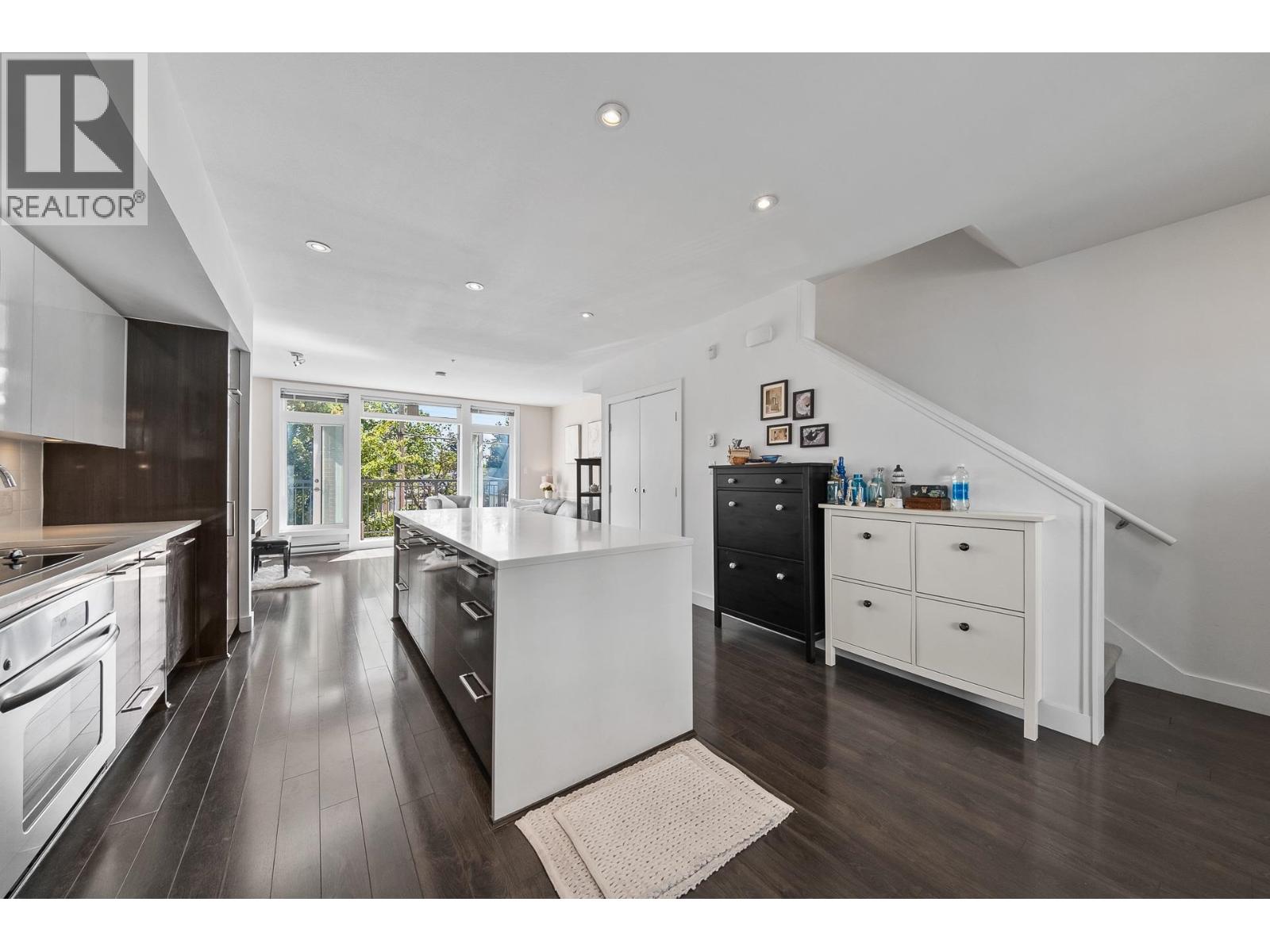 Photo 8 of 15 5655 Chaffey Avenue, Burnaby BC