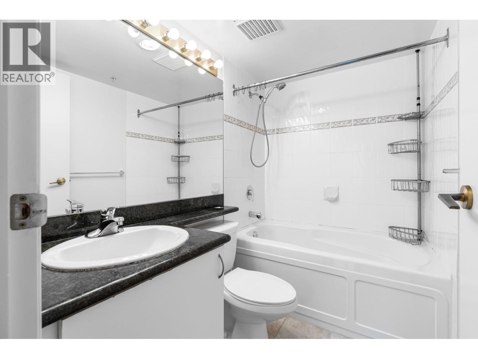 Photo 13 of 603 6611 Cooney Road, Richmond BC