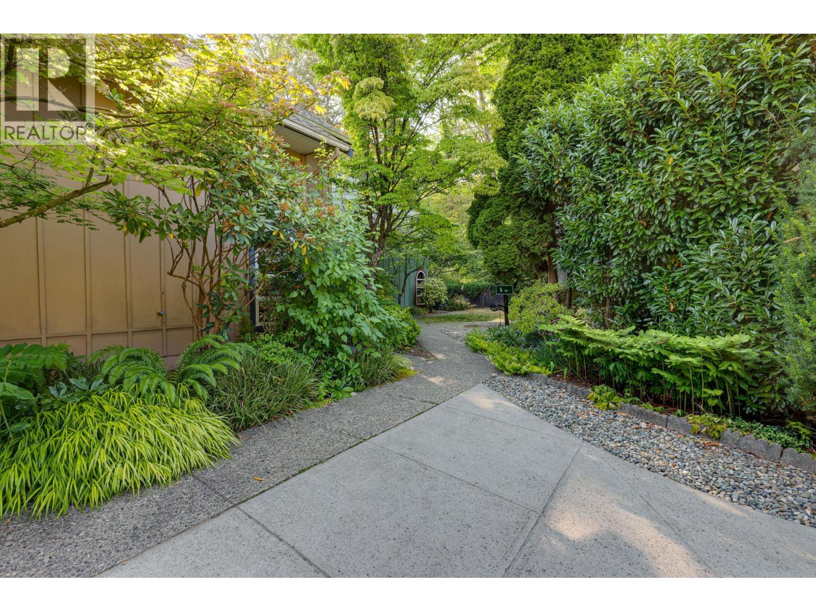 Photo 28 of 3 900 W 17th Street, North Vancouver BC