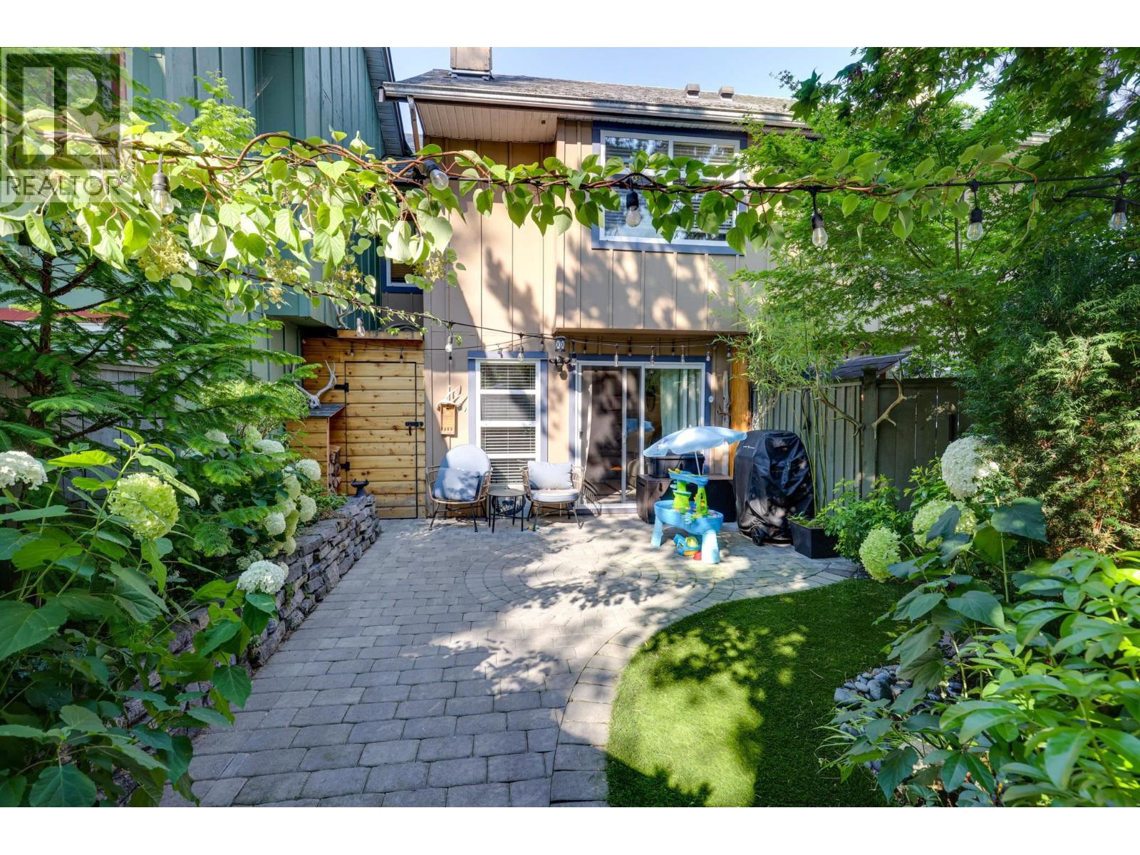 Photo 16 of 3 900 W 17th Street, North Vancouver BC