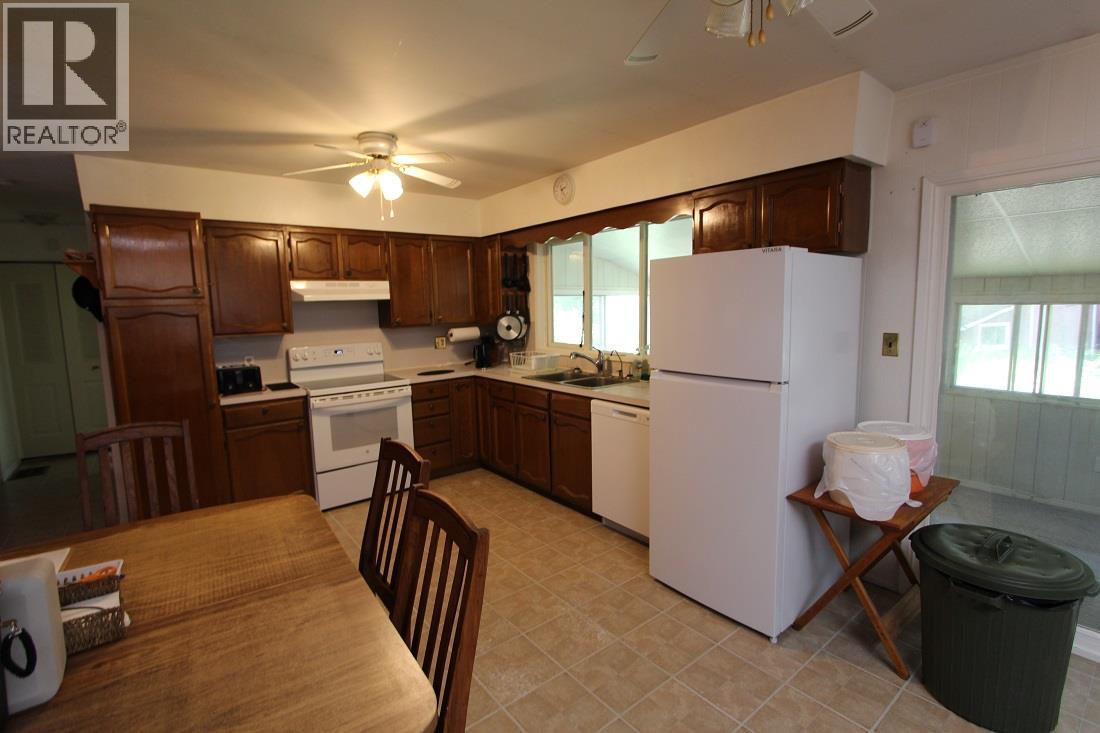  4192 Saratoga Road, Scotch Creek