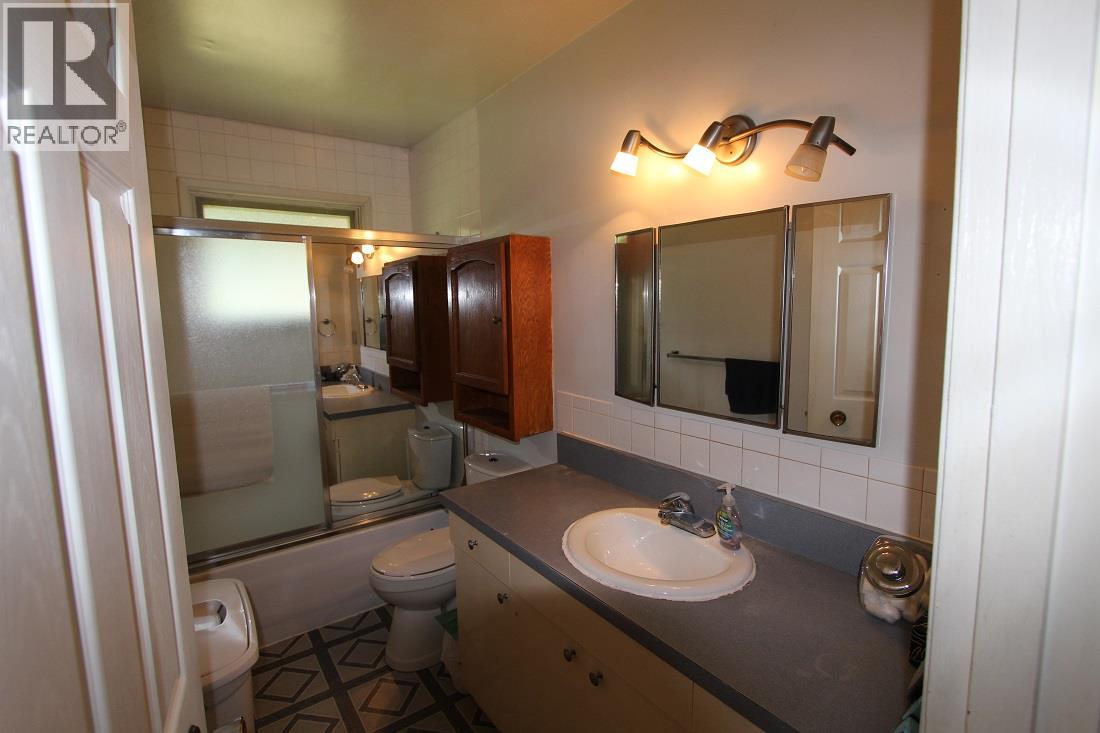  4192 Saratoga Road, Scotch Creek