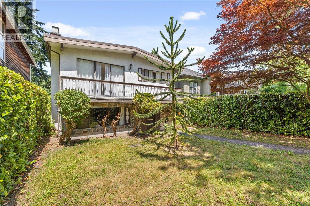 Photo 2 of 4427 W 6th Avenue, Vancouver BC
