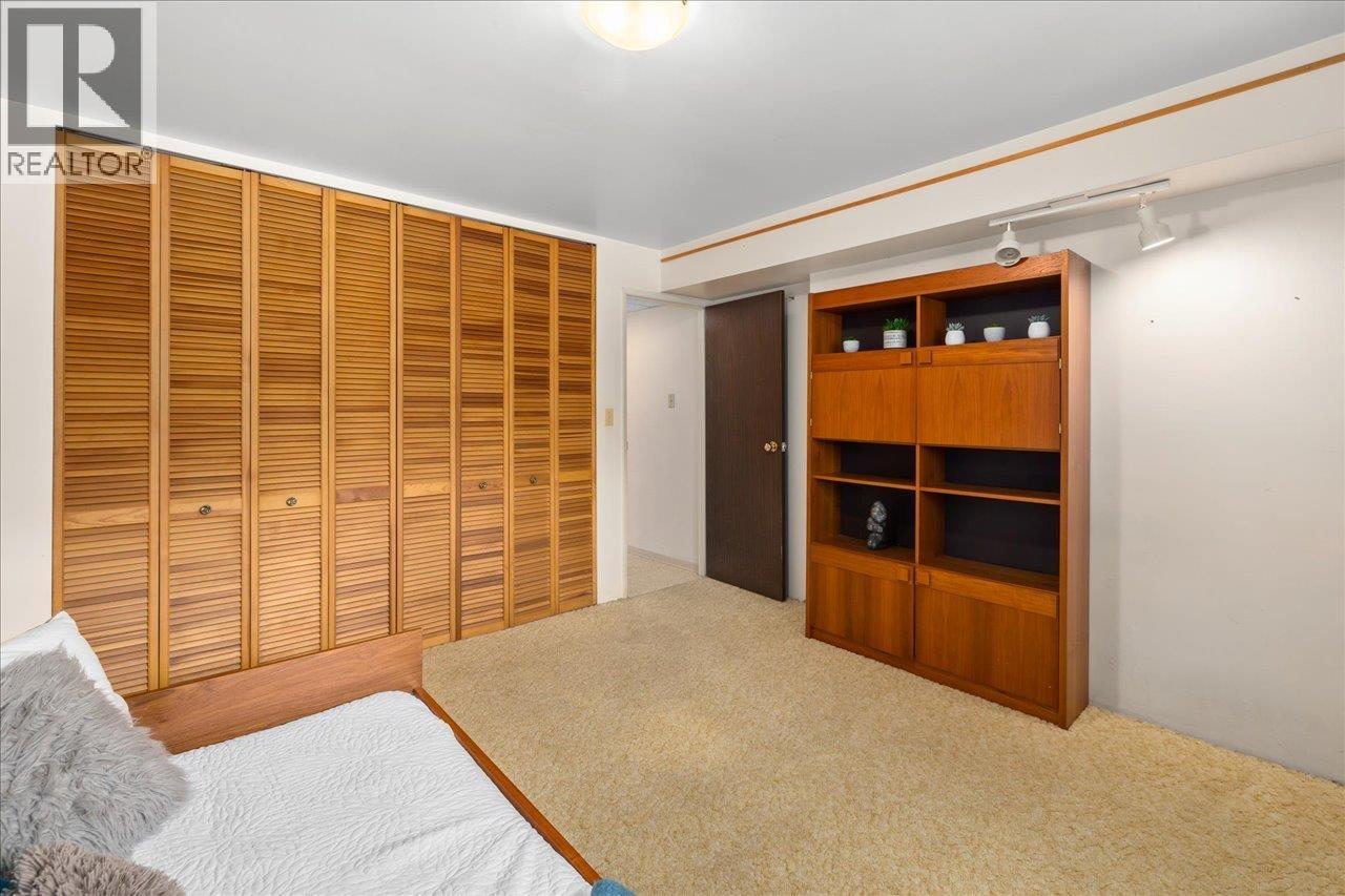 Photo 23 of 4427 W 6th Avenue, Vancouver BC