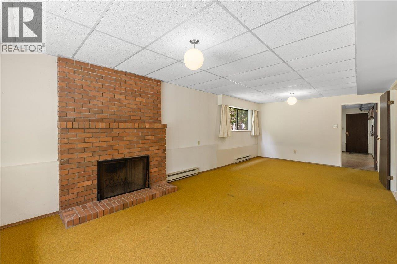 Photo 24 of 4427 W 6th Avenue, Vancouver BC