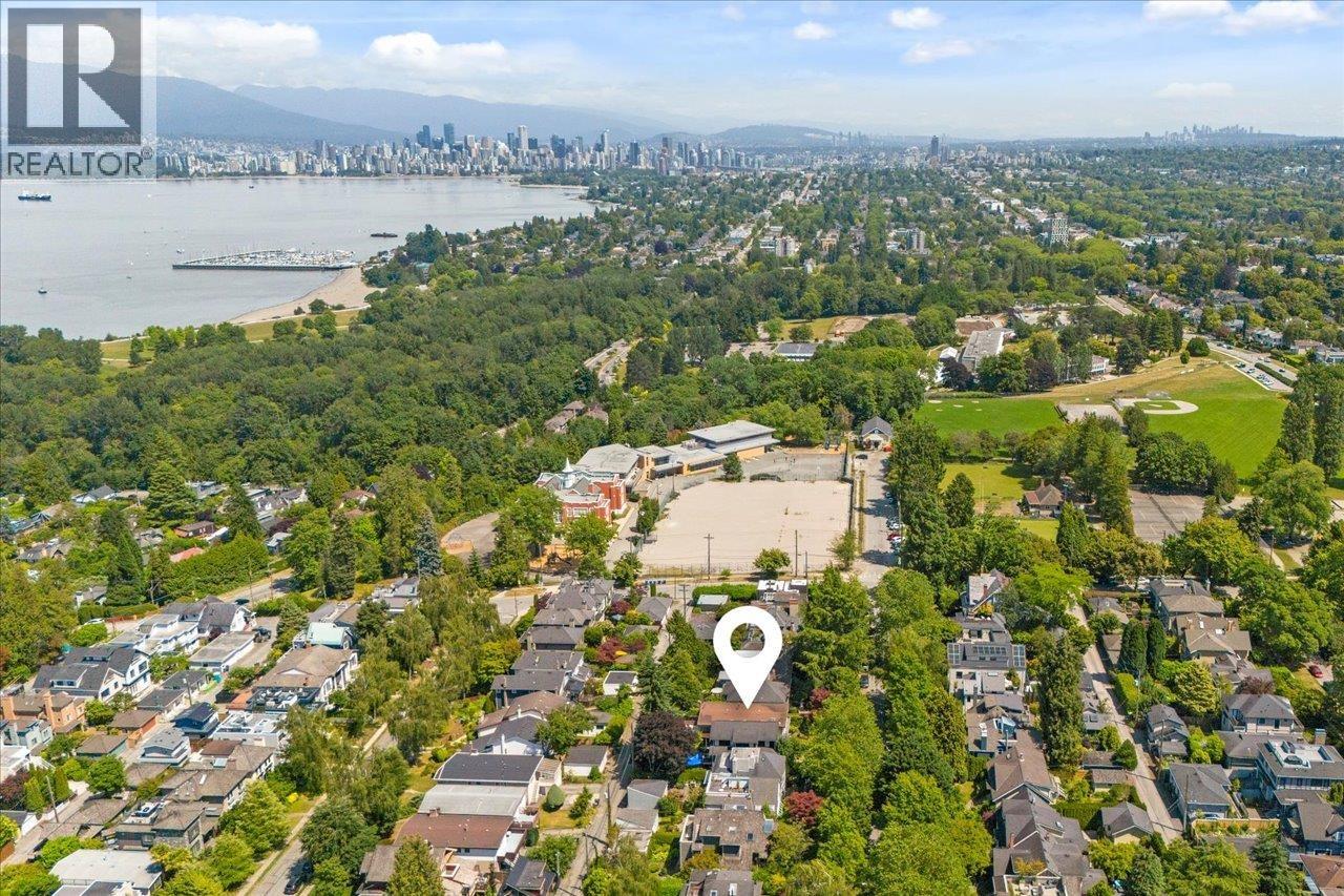 Photo 35 of 4427 W 6th Avenue, Vancouver BC