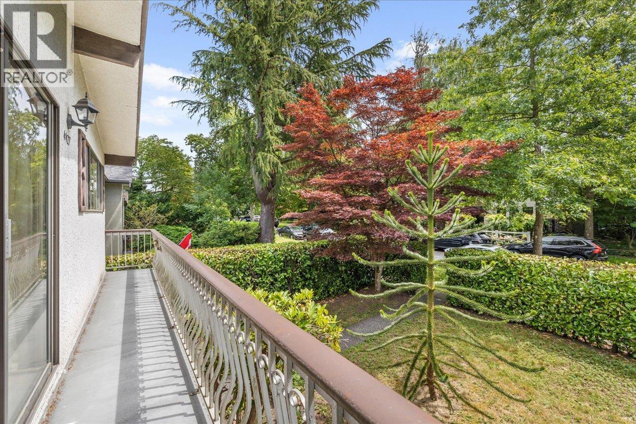 Photo 9 of 4427 W 6th Avenue, Vancouver BC