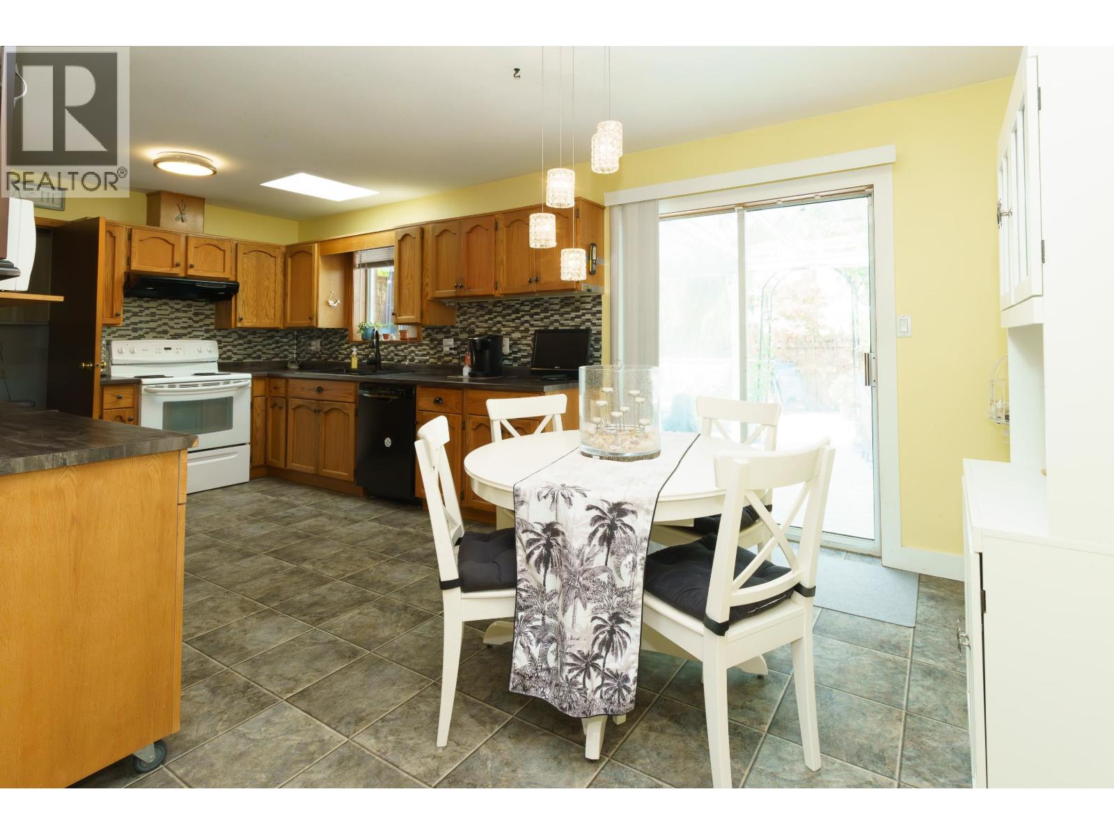 Photo 12 of 23765 119 B Avenue, Maple Ridge BC