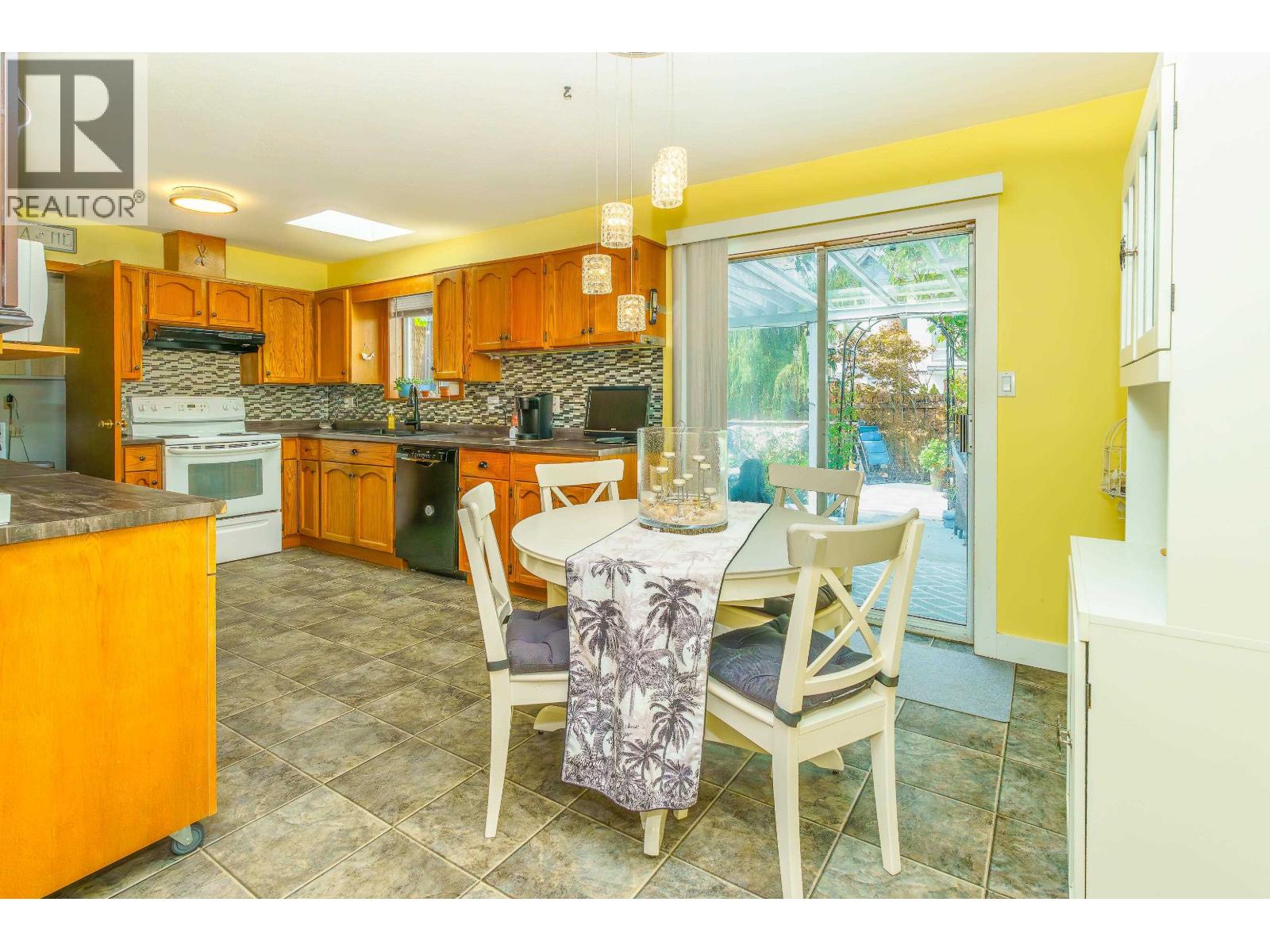 Photo 13 of 23765 119 B Avenue, Maple Ridge BC