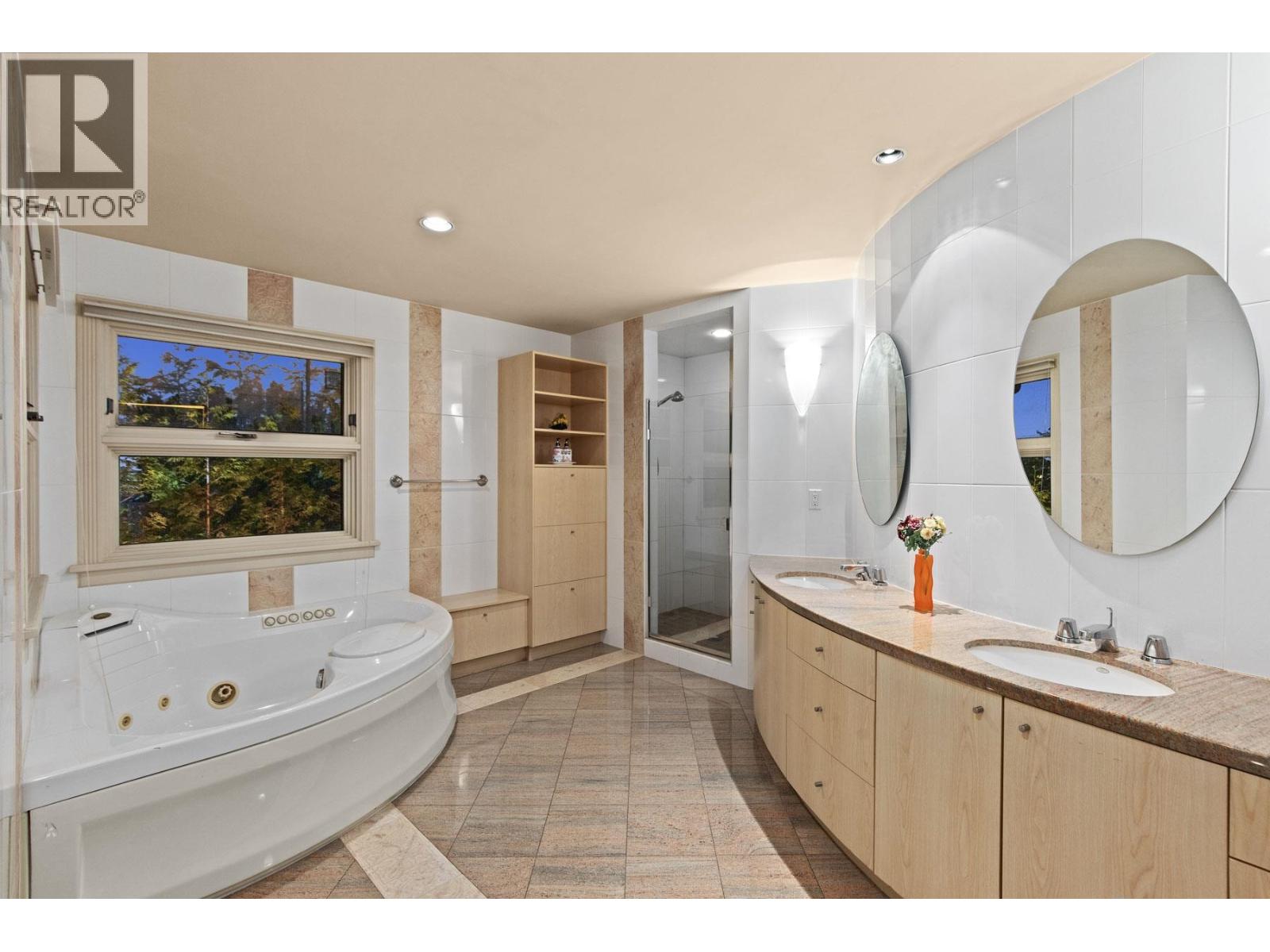 1128 CRESTLINE ROAD, West Vancouver