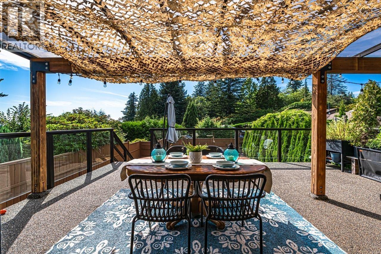 Photo 14 of 3435 St Georges Avenue, North Vancouver BC