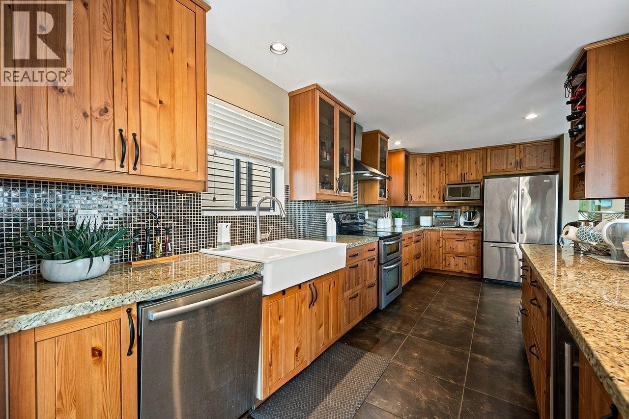 Photo 17 of 3435 St Georges Avenue, North Vancouver BC