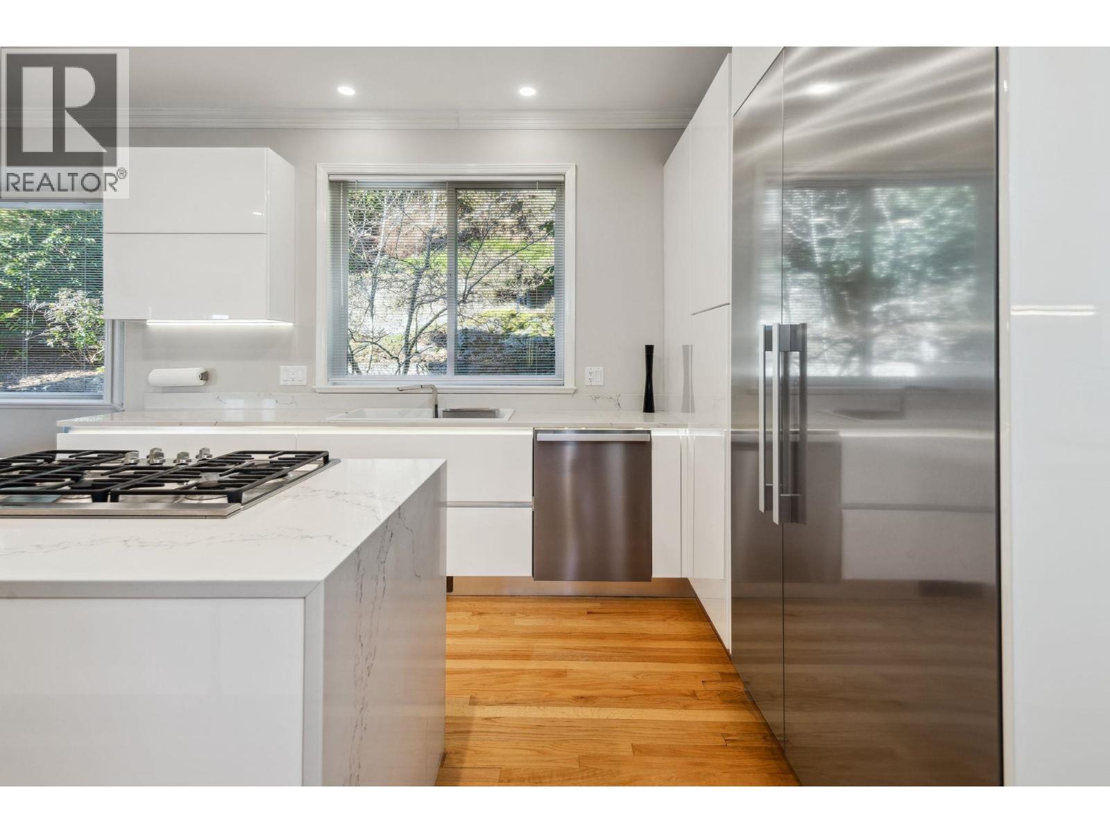 Photo 8 of 3823 Michener Way, North Vancouver BC